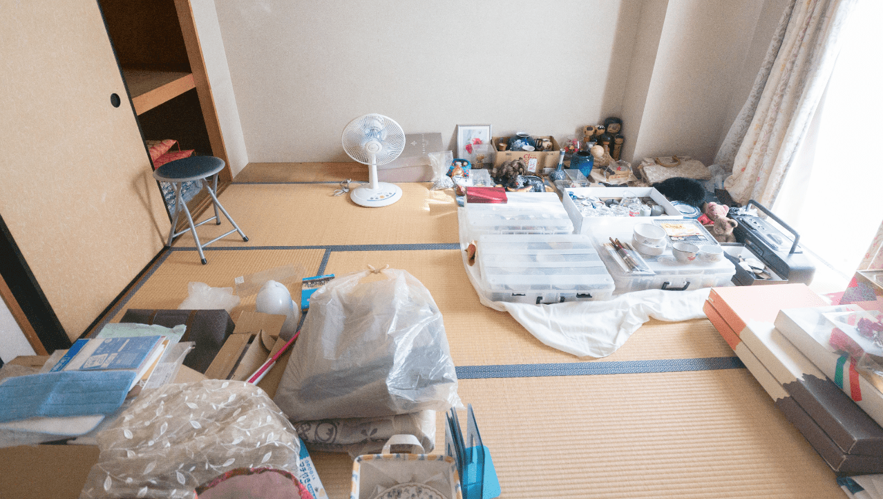 遺品整理中の部屋